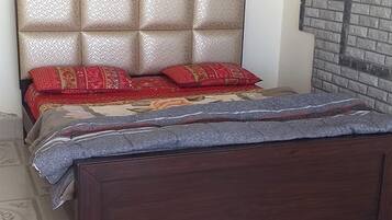 Deluxe-Doppelzimmer | Schallisolierte Zimmer, Bügeleisen/Bügelbrett, kostenloses WLAN