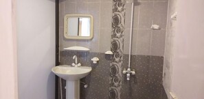 Deluxe Double Room | Bathroom - Awesome Murree View (Murree)