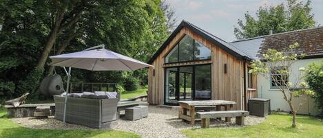 Cottage | Outdoor dining