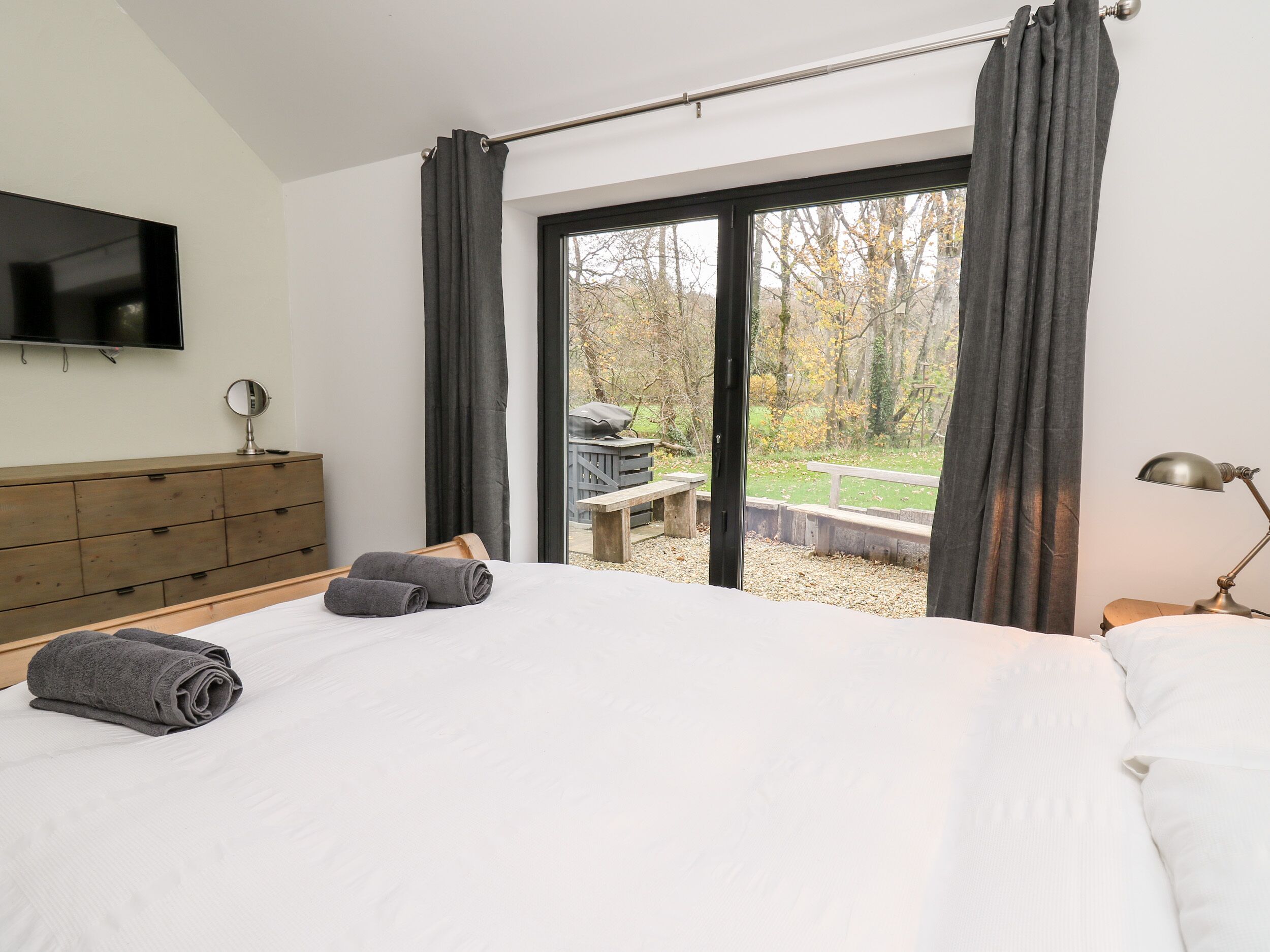 3 bedrooms, individually decorated, individually furnished, free WiFi