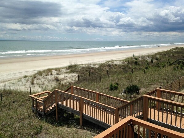 Beach - Atlantic Sea Oats, Oceanfront Duplex in Emerald Isle, NC! (Emerald Isle)