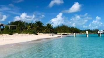 In Strandnähe, Liegestühle, Strandtücher