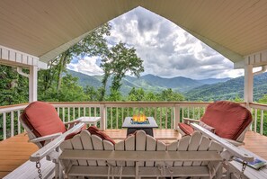 Property grounds - Million Dollar Views, PRIVATE, Golf, Hot Tub, Game Room, Hike (Maggie Valley)