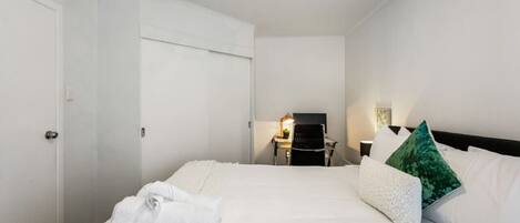 3 عدّة غرف نوم ومكتب ومكواة/لوح كي وواي فاي مجانًا