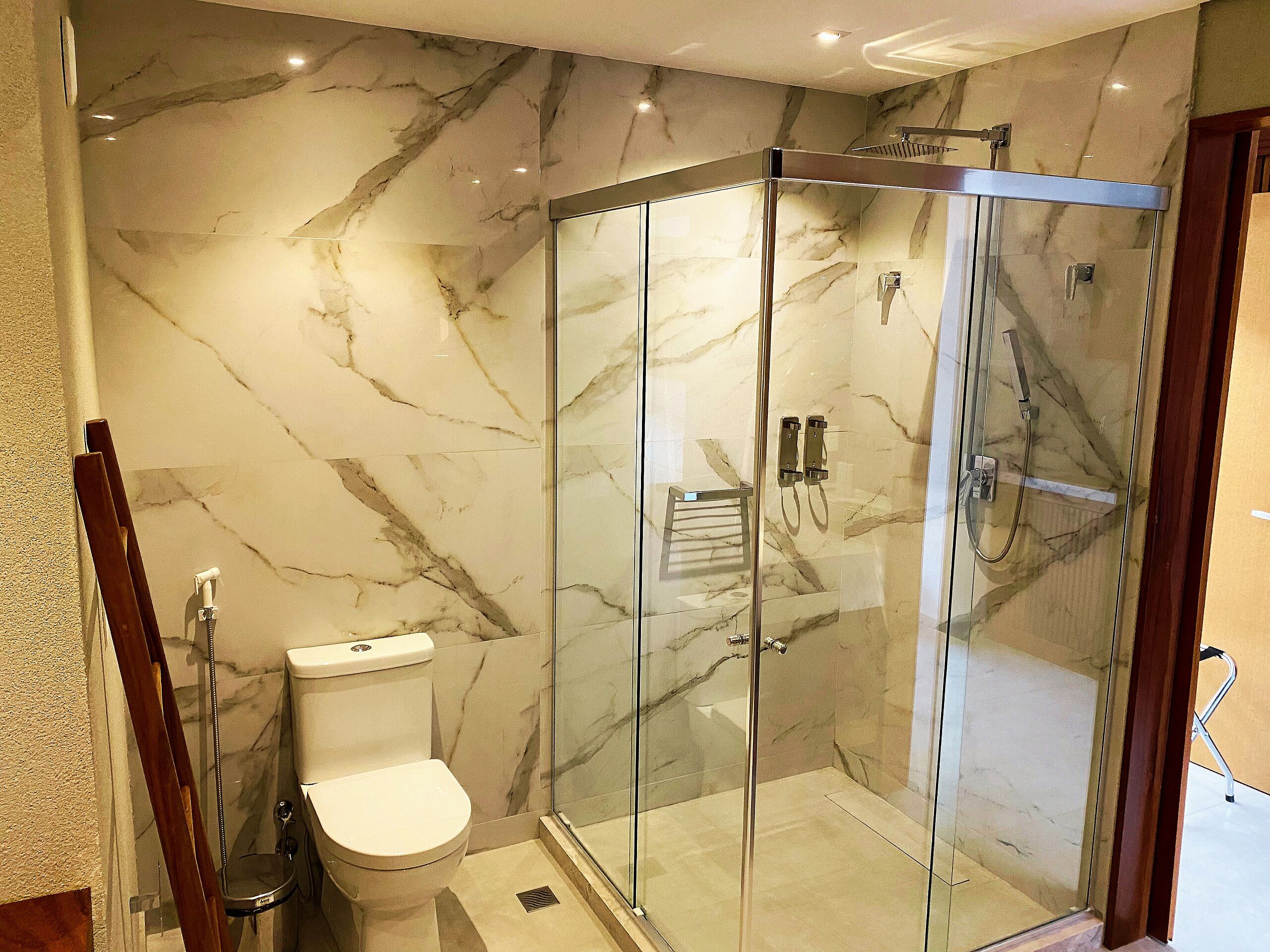 Deluxe Apartment | Bathroom | Free toiletries