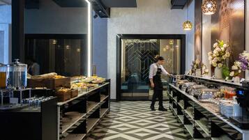 Free daily buffet breakfast