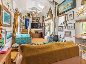 Fireplace - 3 bedroom accommodation in St Just (St Just)