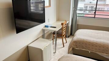 1 bedroom, desk, free WiFi, bed sheets