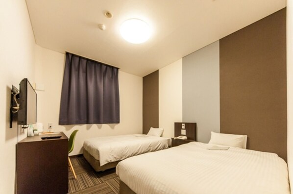 1 soverom, skrivebord, strykejern/-brett og wi-fi (inkludert)