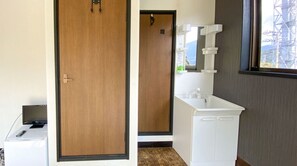 Interior - Nonsmoking Westernstyle twin room for 1 to 3 p / Hachijoshima Hachijo-cho Tokyo (Hachijoshima Hachijo-cho)