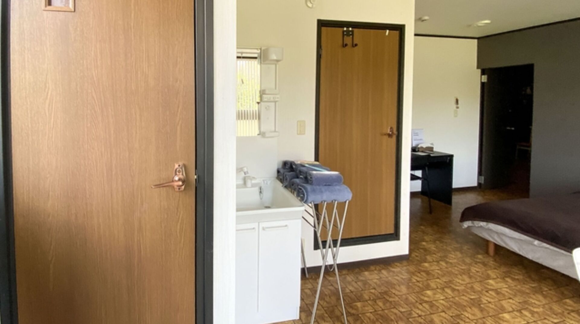 1 bedroom, desk, free WiFi, bed sheets