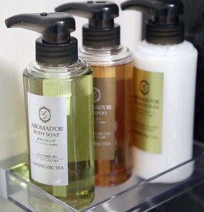 Hårføner, håndklær, såpe og sjampo