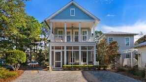 Exterior - Access to WaterColor Pools & Beach Club, 4Br, Sleeps 12 + Free Tickets! (Santa Rosa Beach)