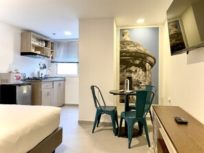 Apartment (4H) | Dining room