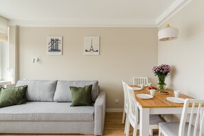 Apartment | 2 bedrooms, iron/ironing board, free WiFi - Powiśle Górnośląska 3 (Warsaw)