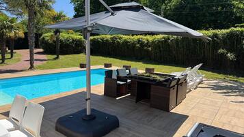 Piscine extérieure, piscine chauffée