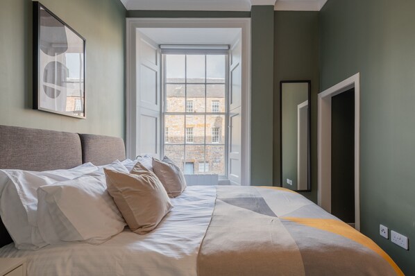 2 quartos, ferros/tábuas de passar roupa, Wi-Fi de cortesia