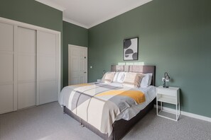 2 habitaciones, tabla de planchar con plancha y wifi gratis 