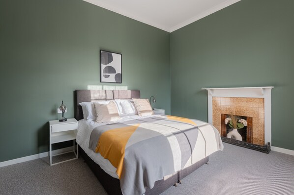 2 chambres, fer et planche à repasser, Wi-Fi gratuit, draps fournis