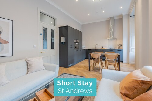 Priorsgate | Lewis Apartment