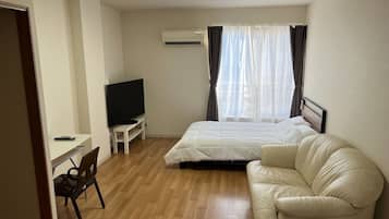1 bedroom, desk, free WiFi, bed sheets