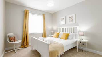 3 bedrooms, desk, iron/ironing board, free WiFi