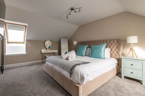 5 habitaciones, escritorio, tabla de planchar con plancha y wifi gratis