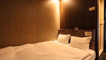 1 bedroom, desk, iron/ironing board, WiFi (free)