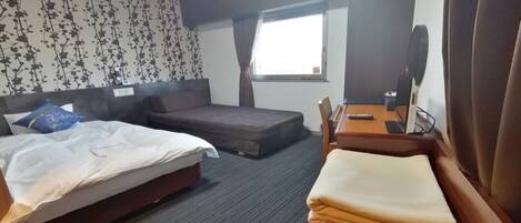 1 bedroom, desk, iron/ironing board, free WiFi