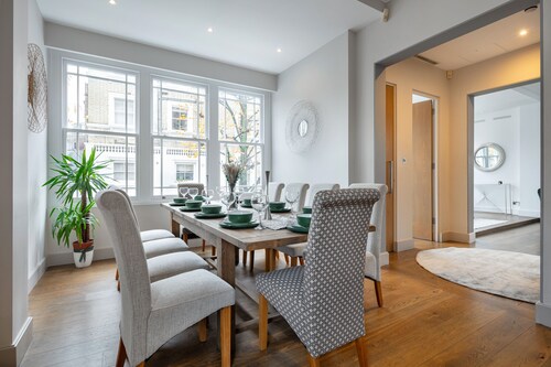 *| Perfectly Splendid Triplex House in Chelsea |*
