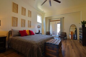 3 bedrooms, iron/ironing board, travel cot, free WiFi - Spanish home with breathtaking views of Roosevelt Lake!! (Roosevelt)