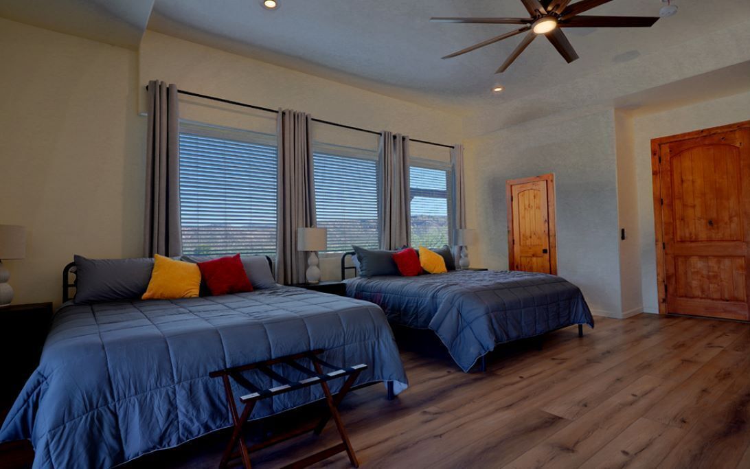 3 室のベッドルーム、アイロン / アイロン台、旅行用ベビーベッド、WiFi (無料)