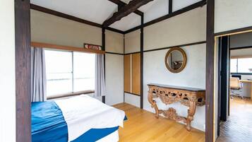 2 bedrooms, desk, free WiFi, bed sheets