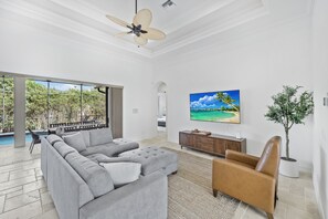 Smart TV, table tennis, offices, computer monitors - Central Inland Home | Pool, Spa & Table Tennis (Marco Island)