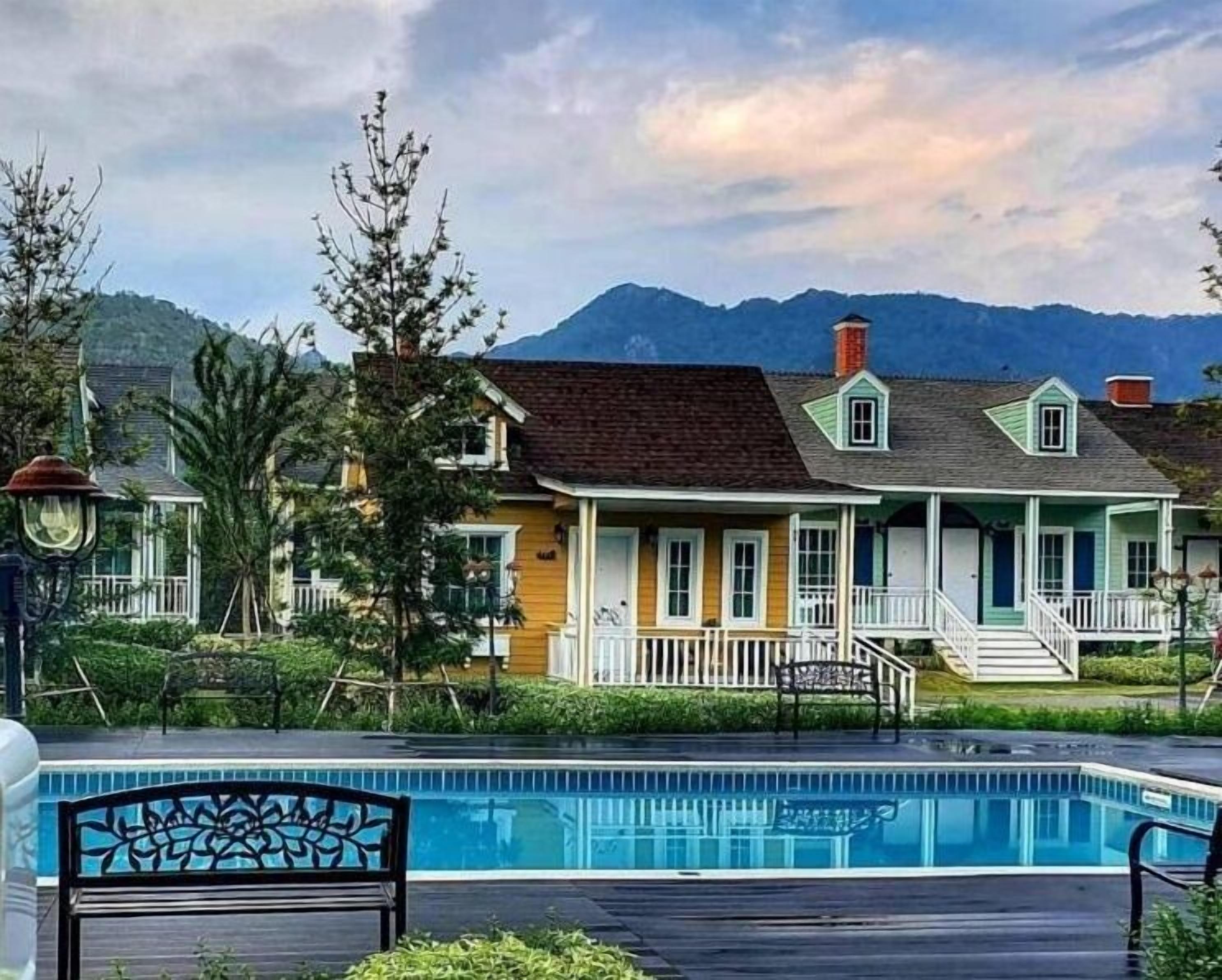 Deluxe Room, Pool View | In-room safe, individually decorated, individually furnished