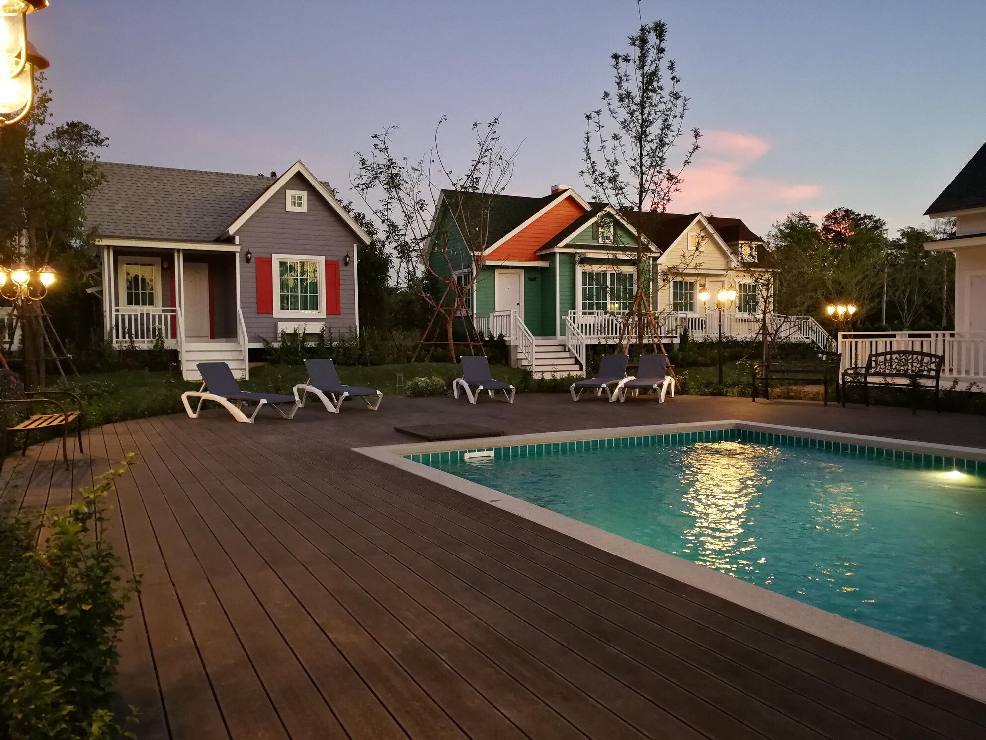 Hồ bơi ngoài trời 