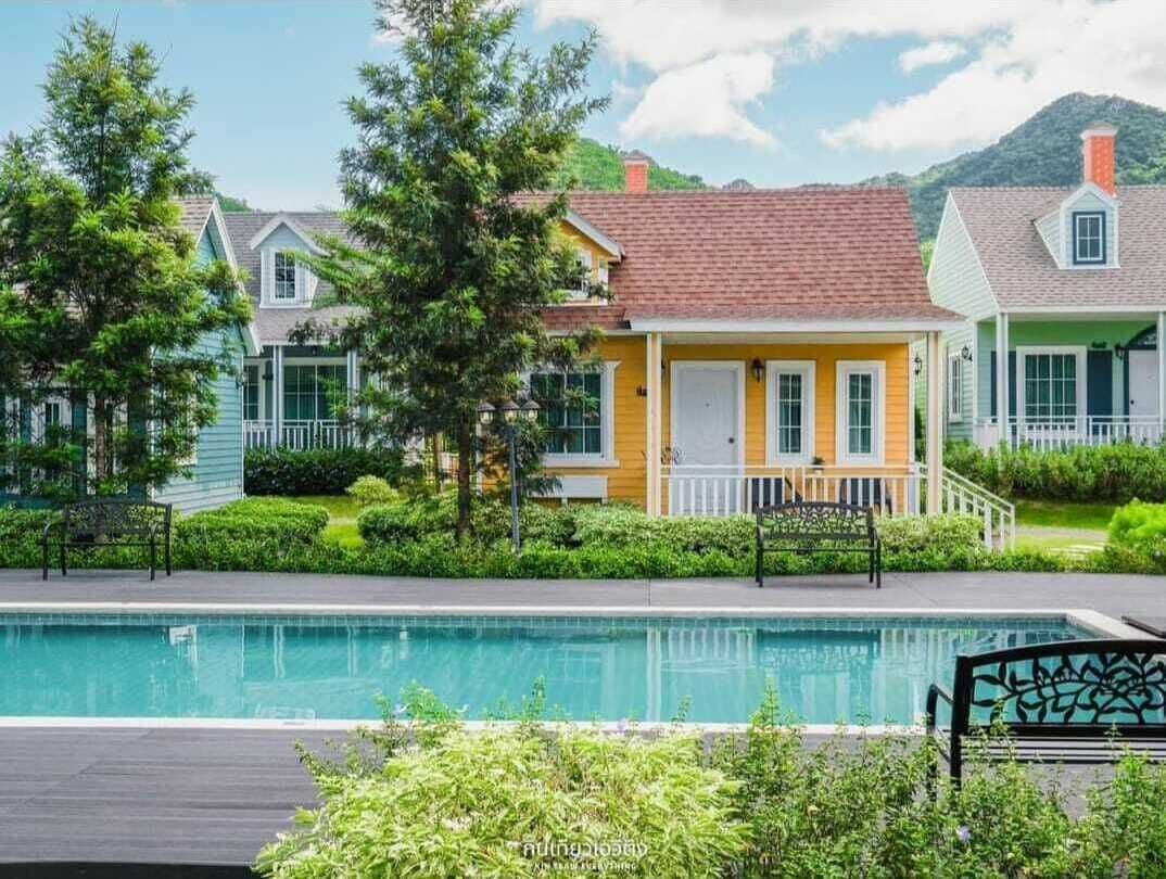 Deluxe Room, Pool View | In-room safe, individually decorated, individually furnished