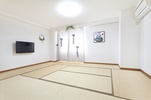 Interior - Room without meals plan 1 room for 7 people / Shinjuku ward Tokyo (Shinjuku ward)