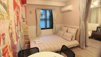2 bedrooms, WiFi (free), bed sheets