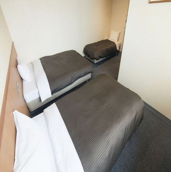 1 soverom, skrivebord, strykejern/-brett og wi-fi (inkludert)