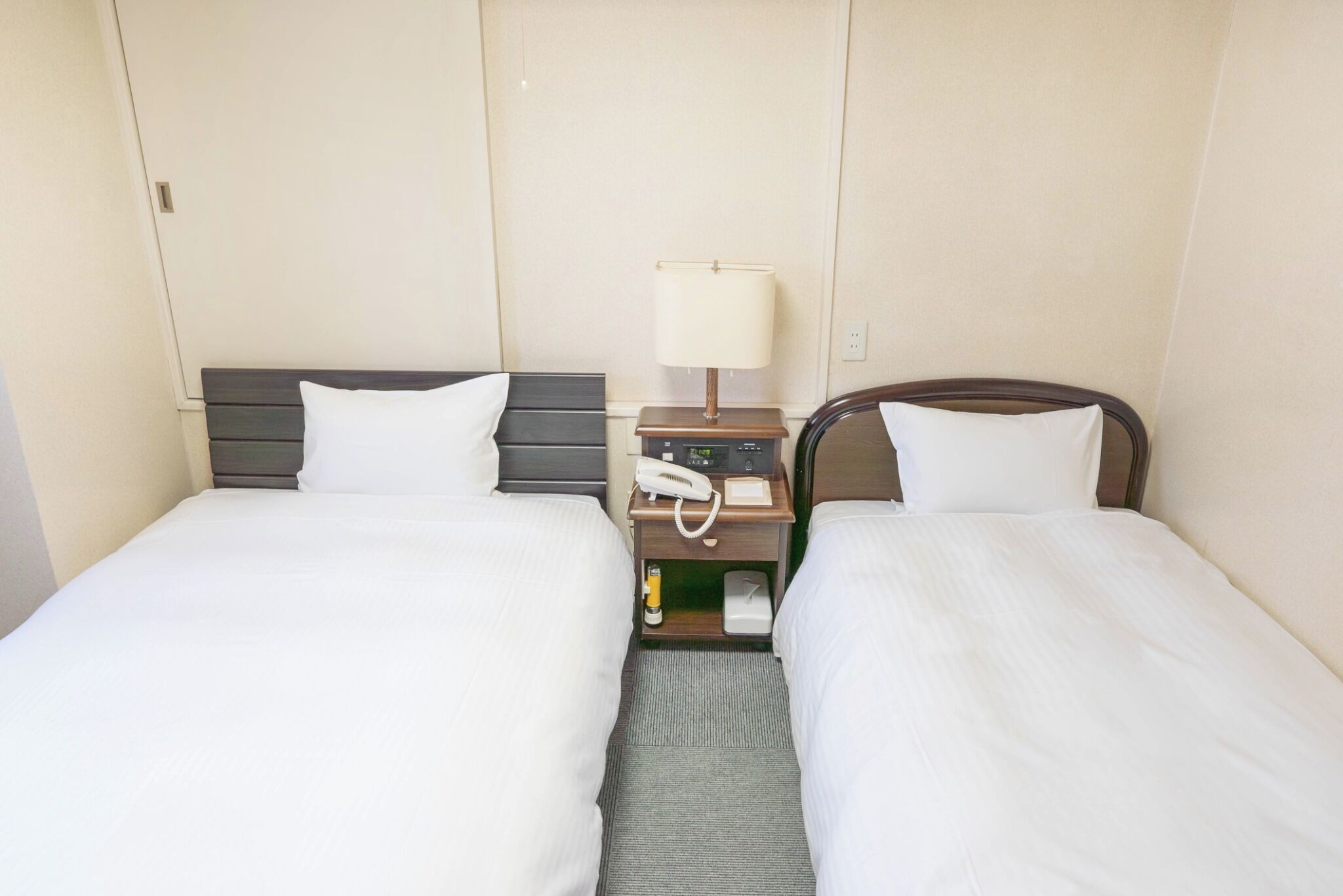 1 bedroom, desk, WiFi (free), bed sheets