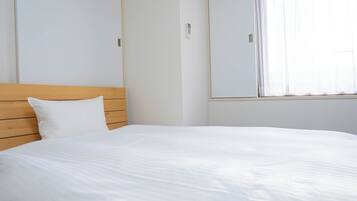 1 bedroom, desk, free WiFi, bed sheets