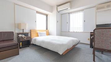 1 bedroom, desk, free WiFi, bed sheets