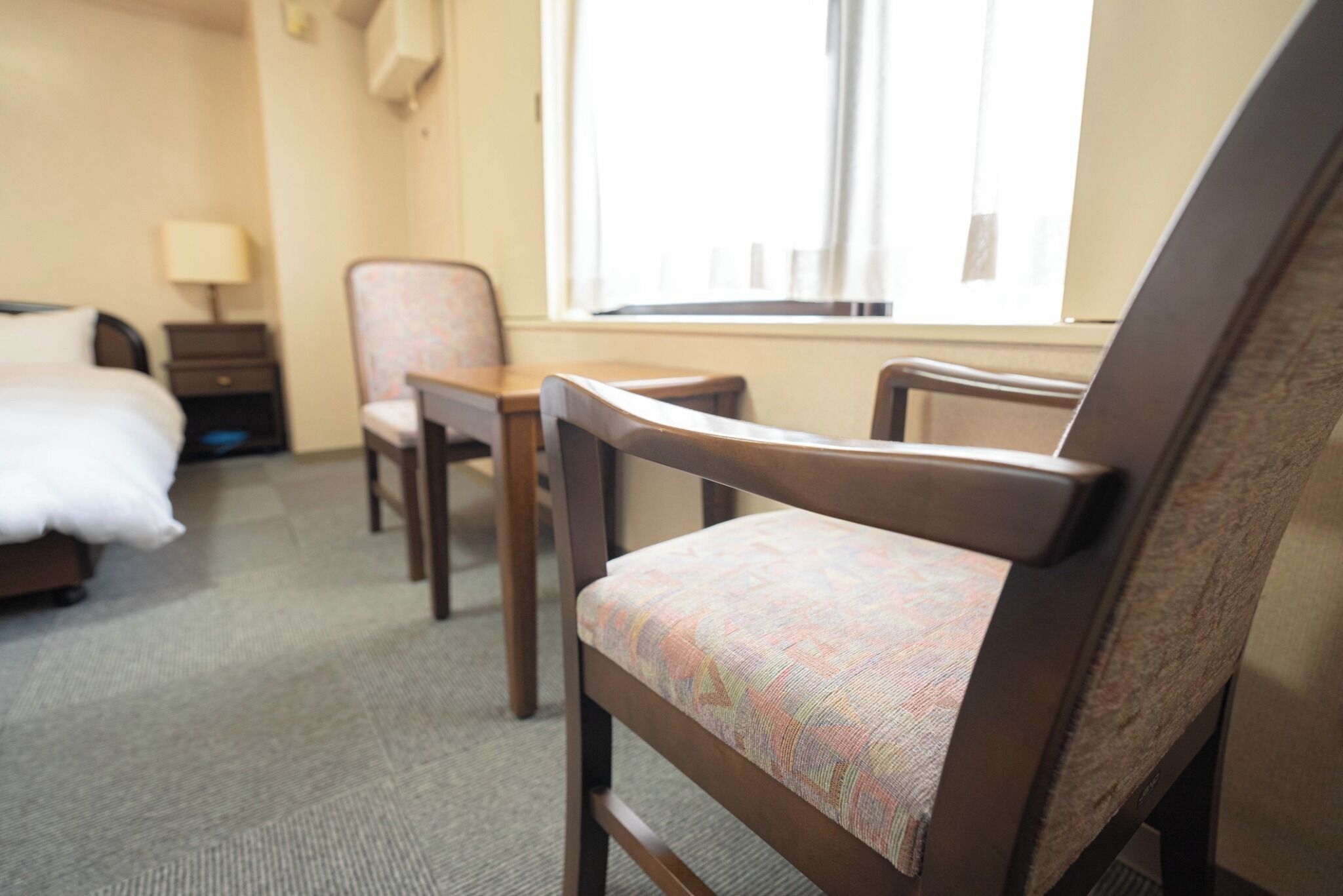 1 室のベッドルーム、デスク、WiFi (無料)、ベッドシーツ