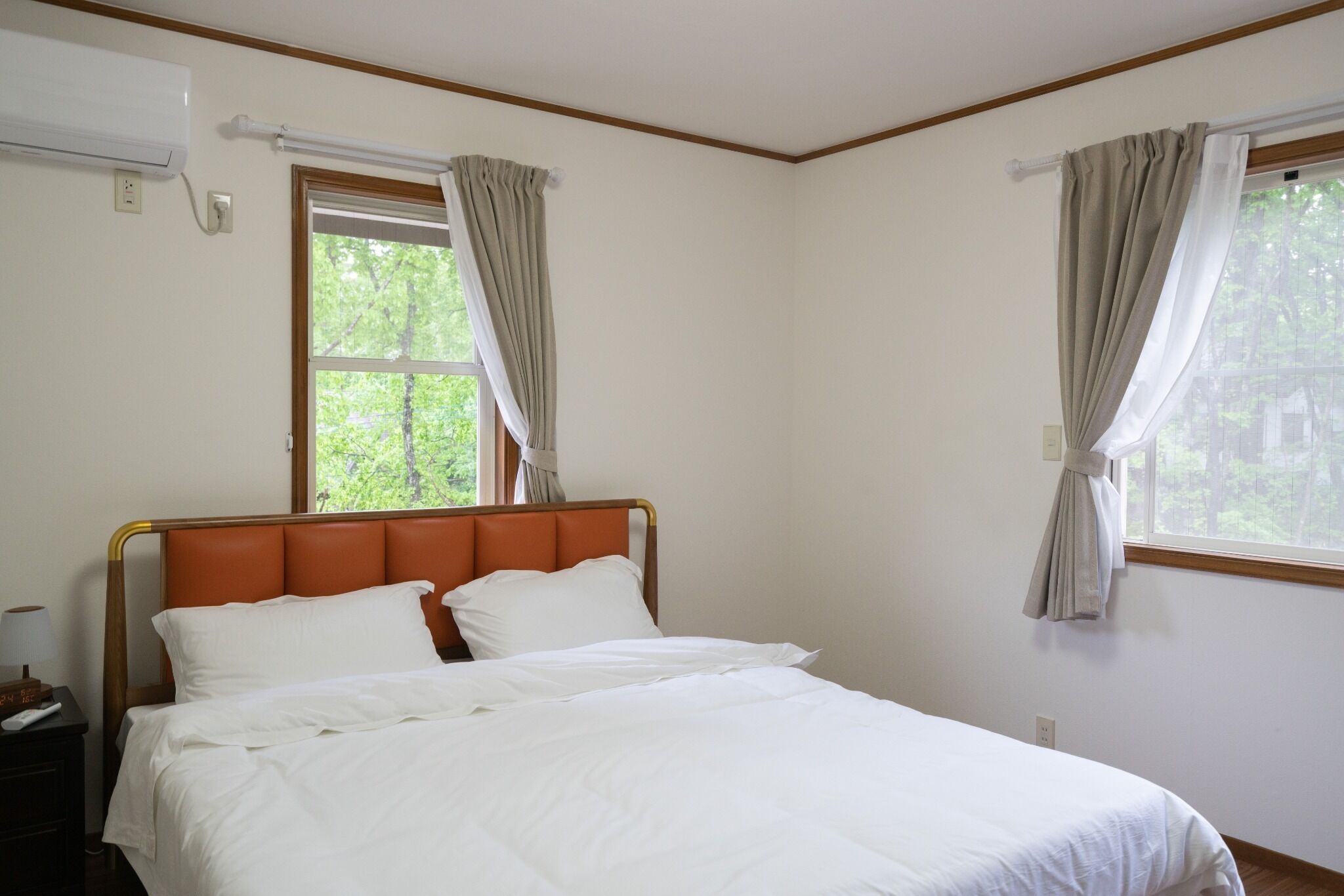 5 Schlafzimmer, Schreibtisch, Bügeleisen/Bügelbrett, kostenloses WLAN