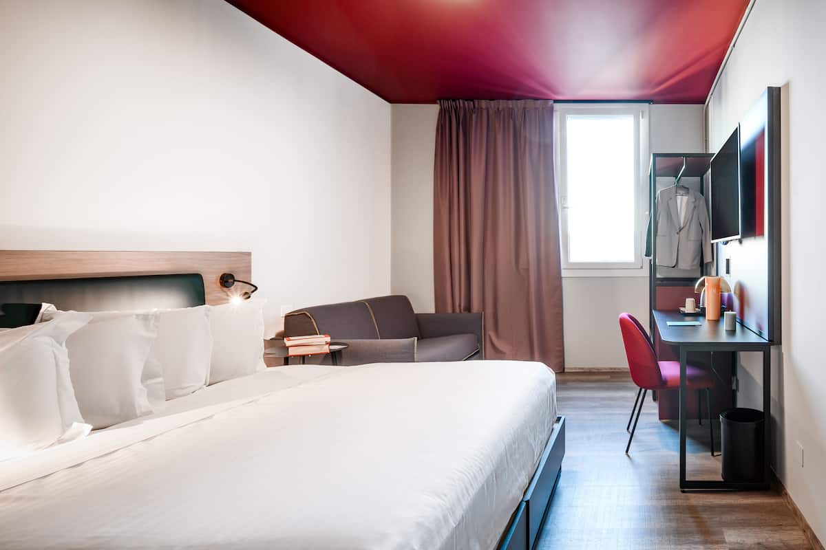 Superior Double or Twin Room | Premium bedding, down duvets, desk, soundproofing