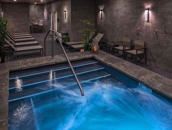 Pool - Ski-in/ski-out condo at Peak 8 Unit 2 (Breckenridge)