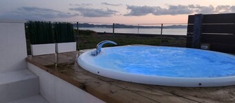 Private villa with spectacular ocean view Jacuzzi  / Tateyama Chiba