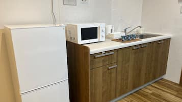 Fridge, microwave