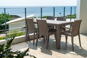 Outdoor dining - Limited to 1 group Ocean view 71 / Miyakojima Okinawa (Miyakojima)